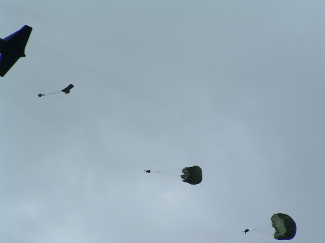 paratroopers_leaving_c-17